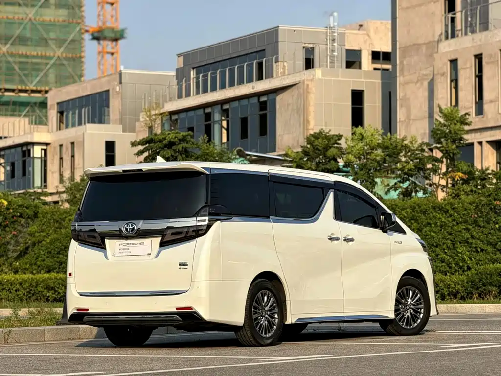 Toyota Vellfire — фото 5