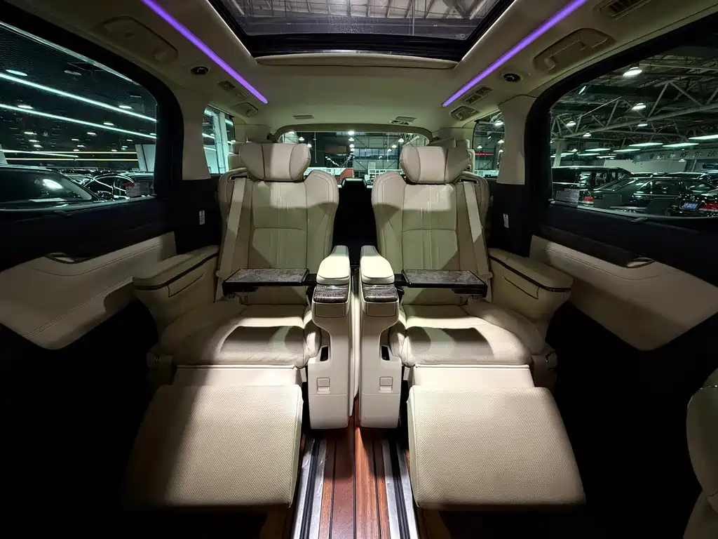 Toyota Alphard — фото 14
