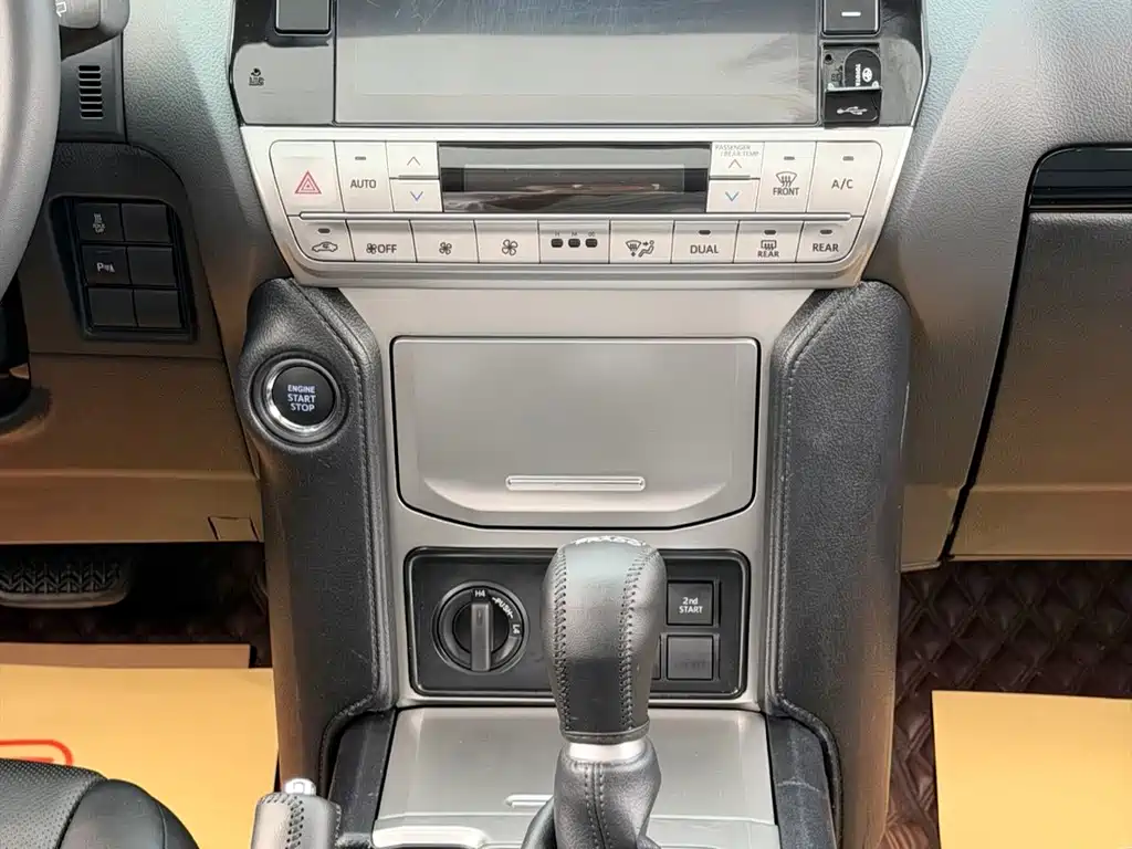Toyota Prado (Import) — фото 10