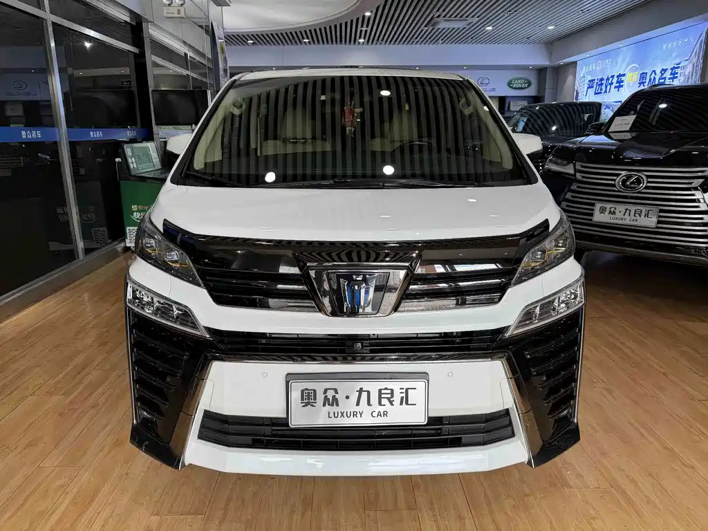 Toyota Vellfire — фото 2