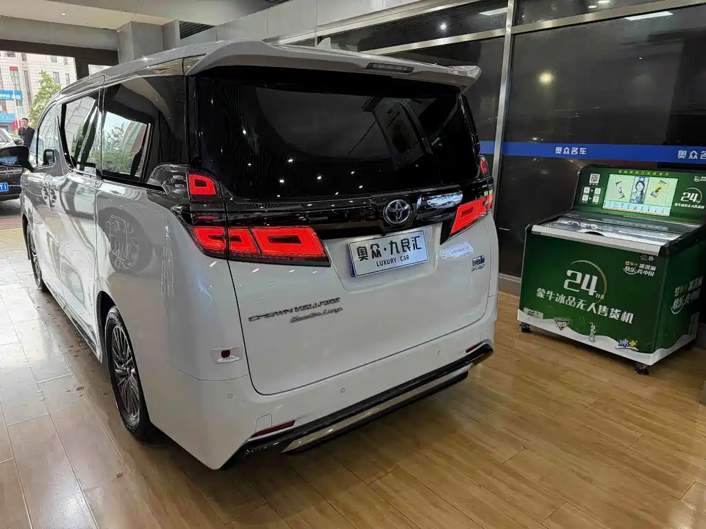 Toyota Vellfire — фото 11