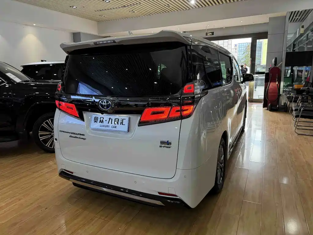 Toyota Vellfire — фото 12