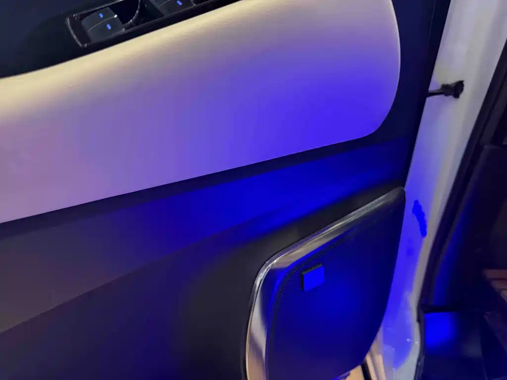 Toyota Vellfire — фото 8