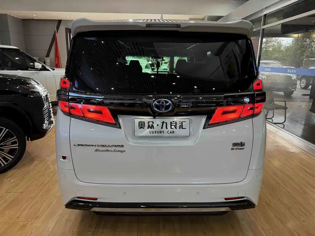 Toyota Vellfire — фото 10