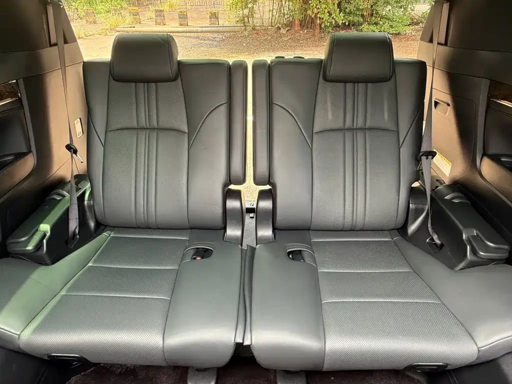 Toyota Alphard — фото 11
