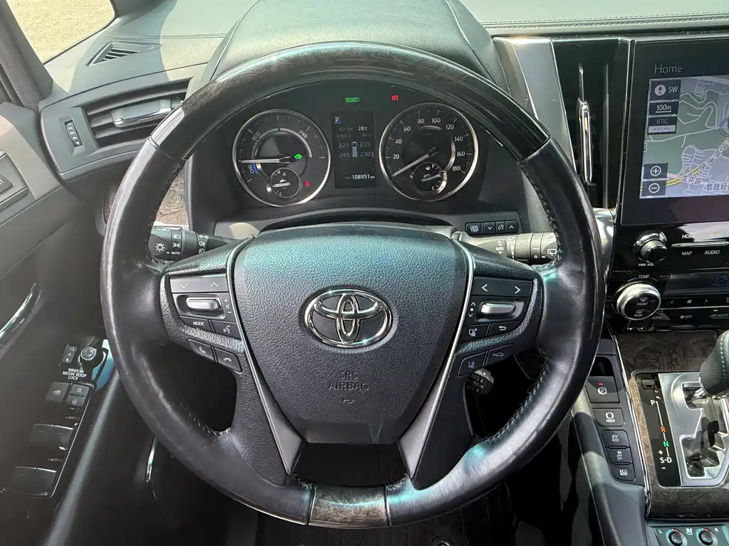 Toyota Alphard — фото 15