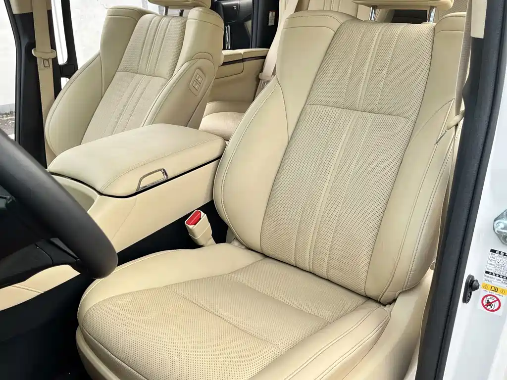Toyota Alphard — фото 10