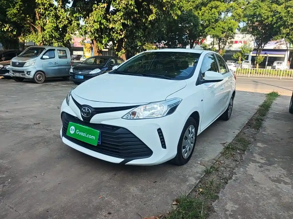 Toyota Vios — фото 2