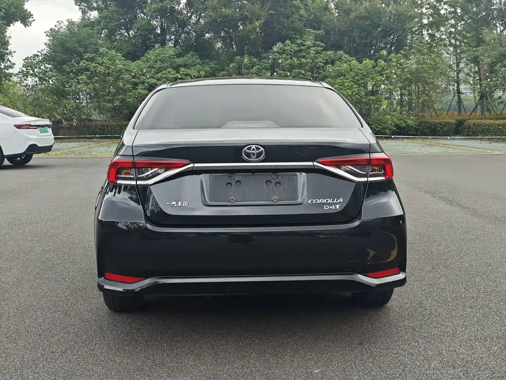 Toyota Corolla — фото 15