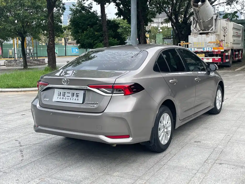 Toyota Corolla — фото 6