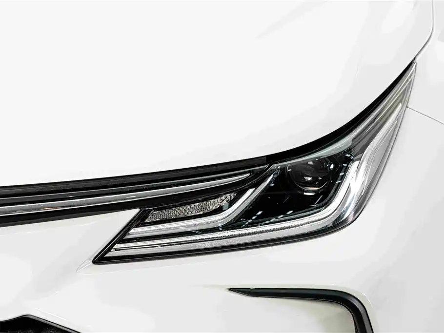 Toyota Corolla — фото 4
