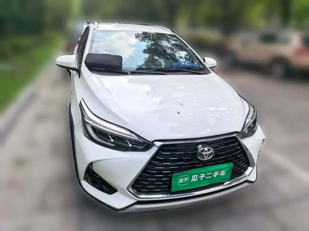Toyota Yaris L — фото 2