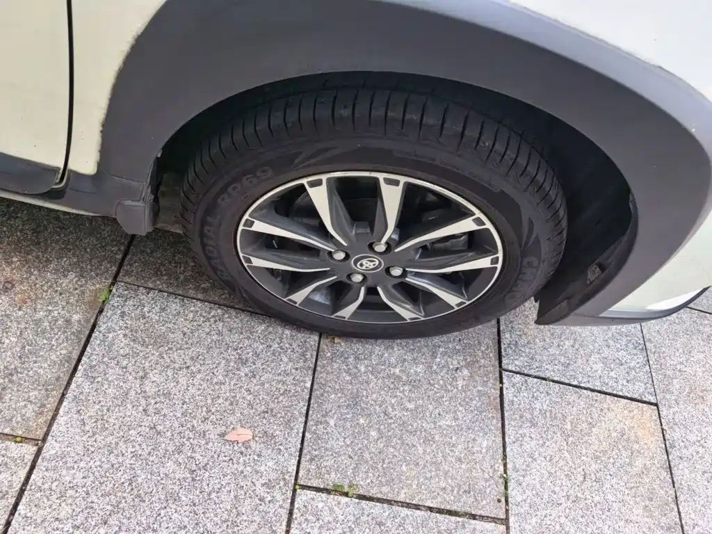 Toyota Yaris L — фото 24