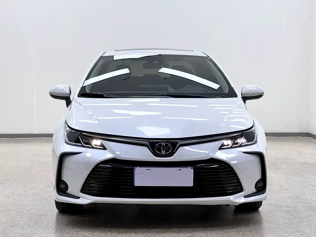 Toyota Corolla — фото 2