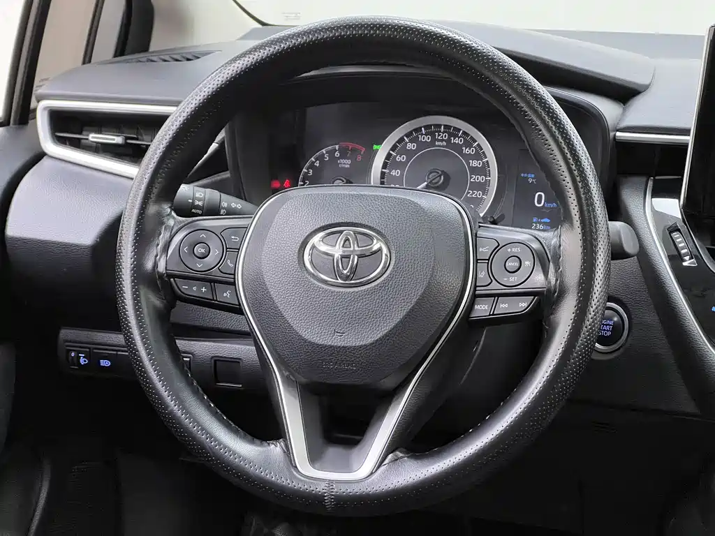 Toyota Corolla — фото 13