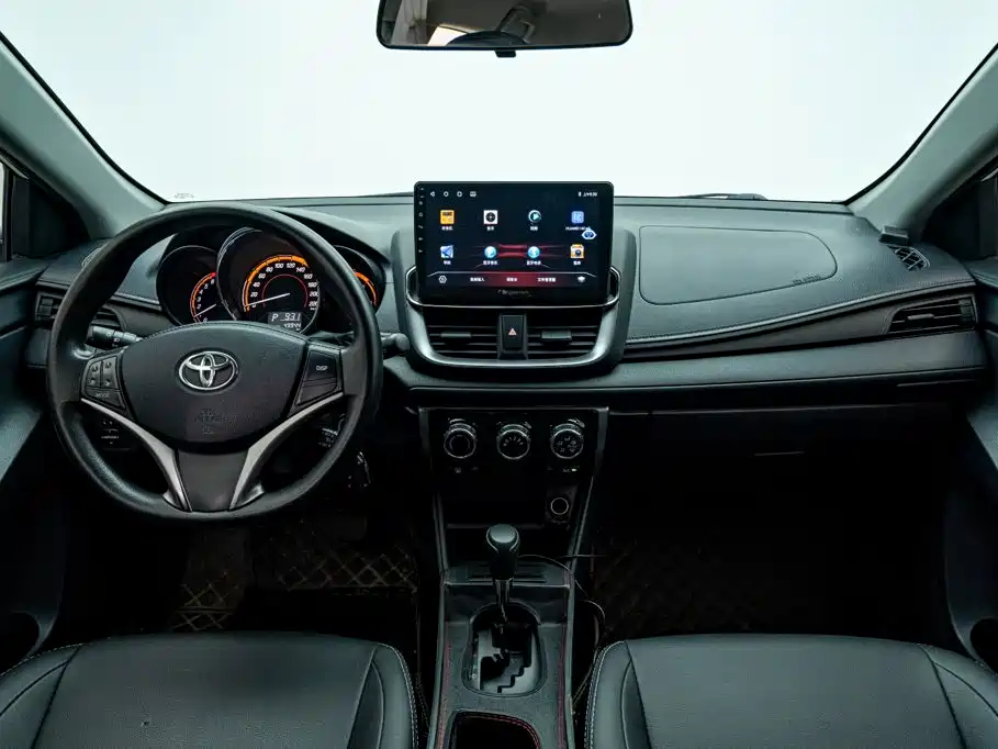 Toyota Yaris L — фото 20