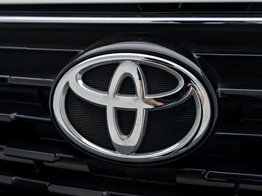 Toyota Yaris L — фото 22