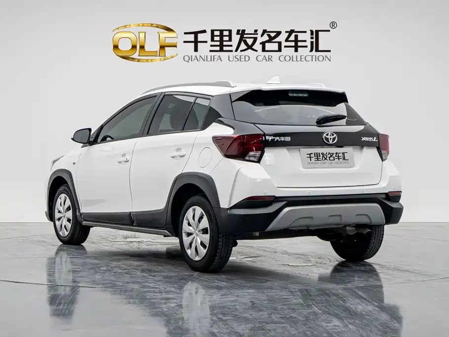 Toyota Yaris L — фото 8