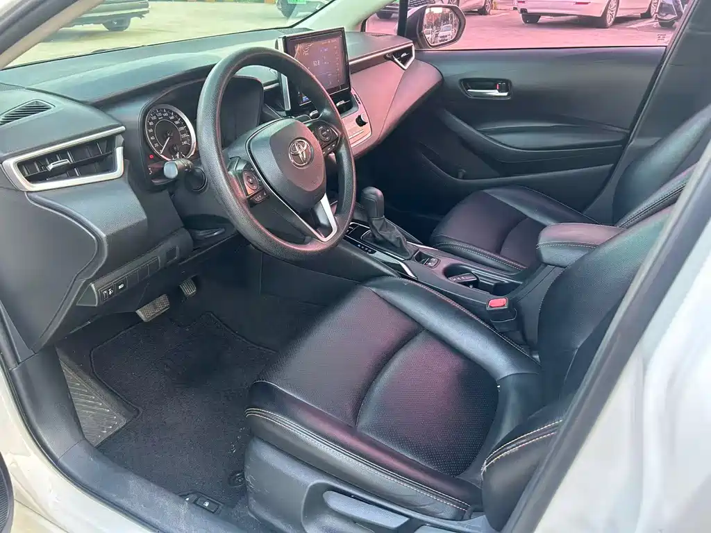 Toyota Corolla — фото 4