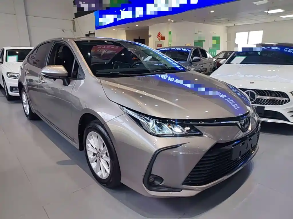 Toyota Corolla — фото 4