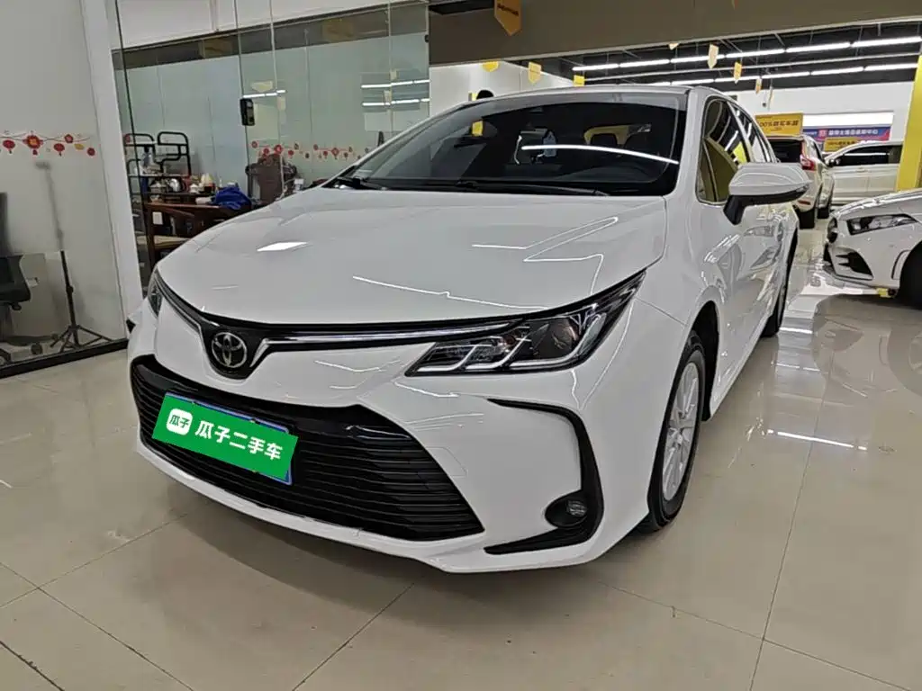 Toyota Corolla — фото 2