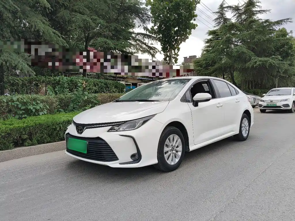 Toyota Corolla — фото 2