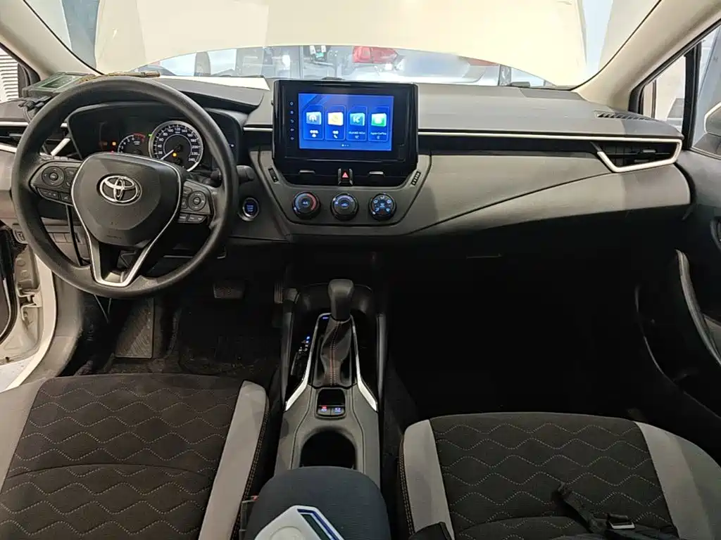 Toyota Corolla — фото 14