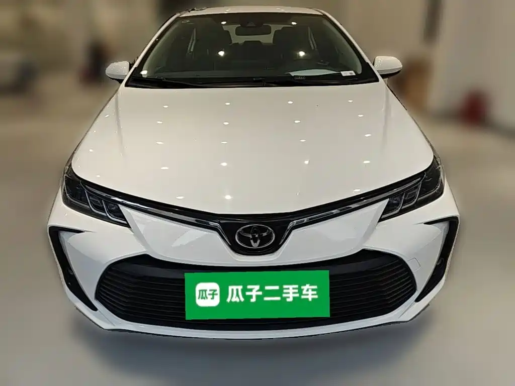 Toyota Corolla — фото 5