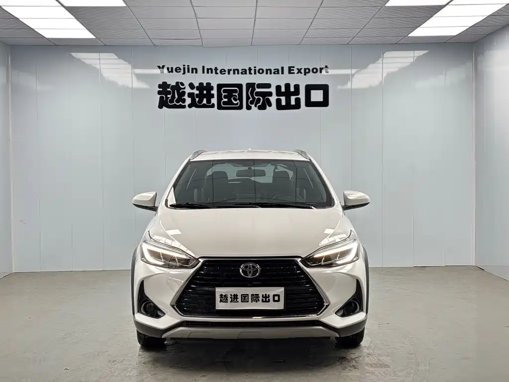 Toyota Yaris L — фото 2