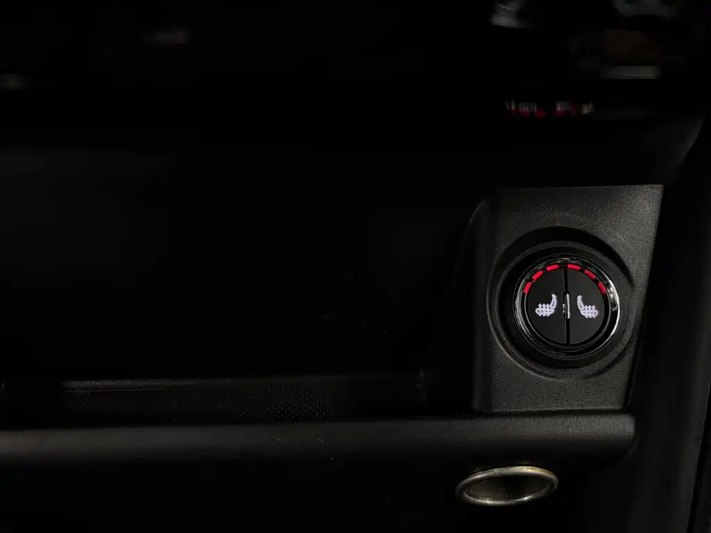 Toyota Yaris L — фото 11