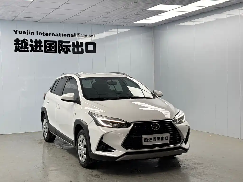 Toyota Yaris L — фото 3