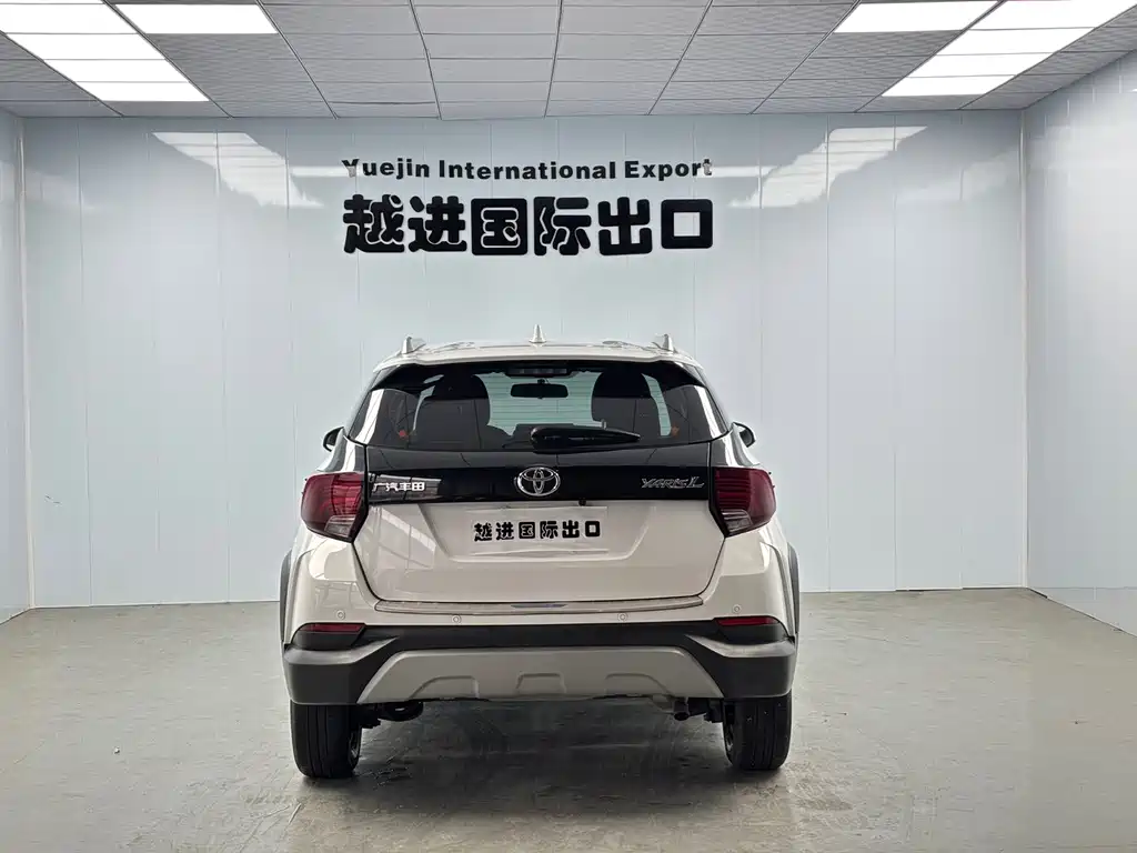 Toyota Yaris L — фото 9
