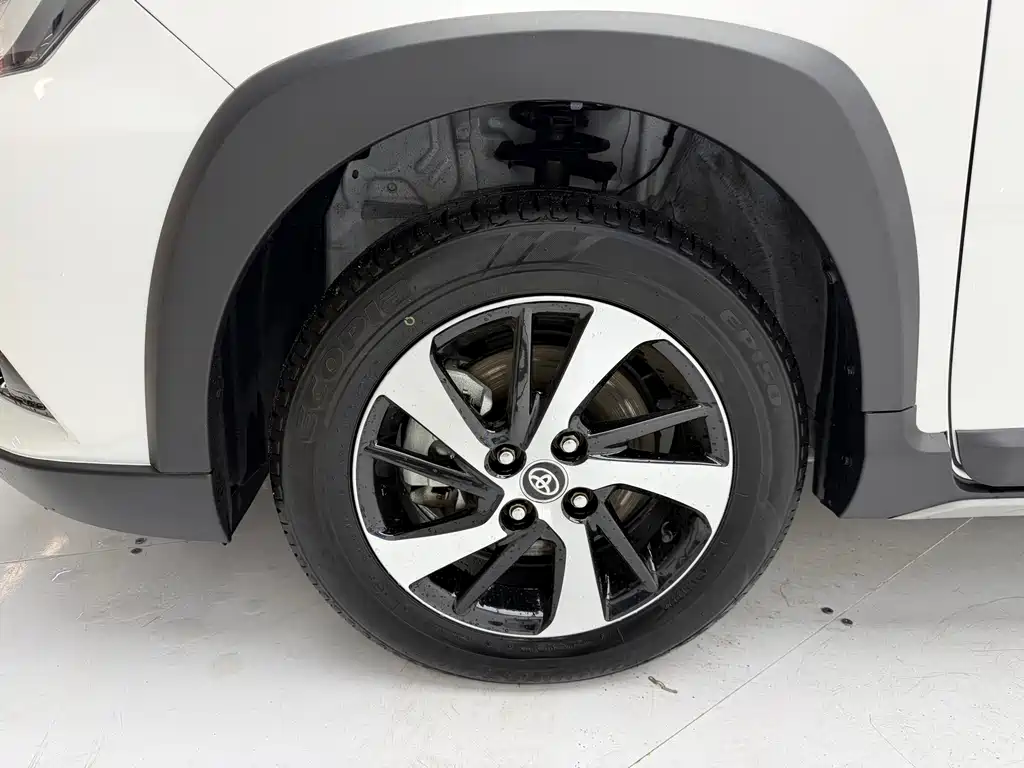 Toyota Yaris L — фото 8