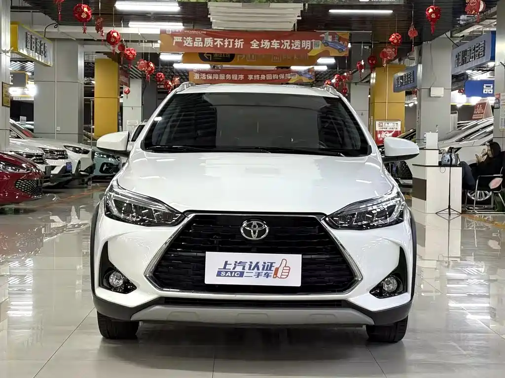 Toyota Yaris L — фото 2