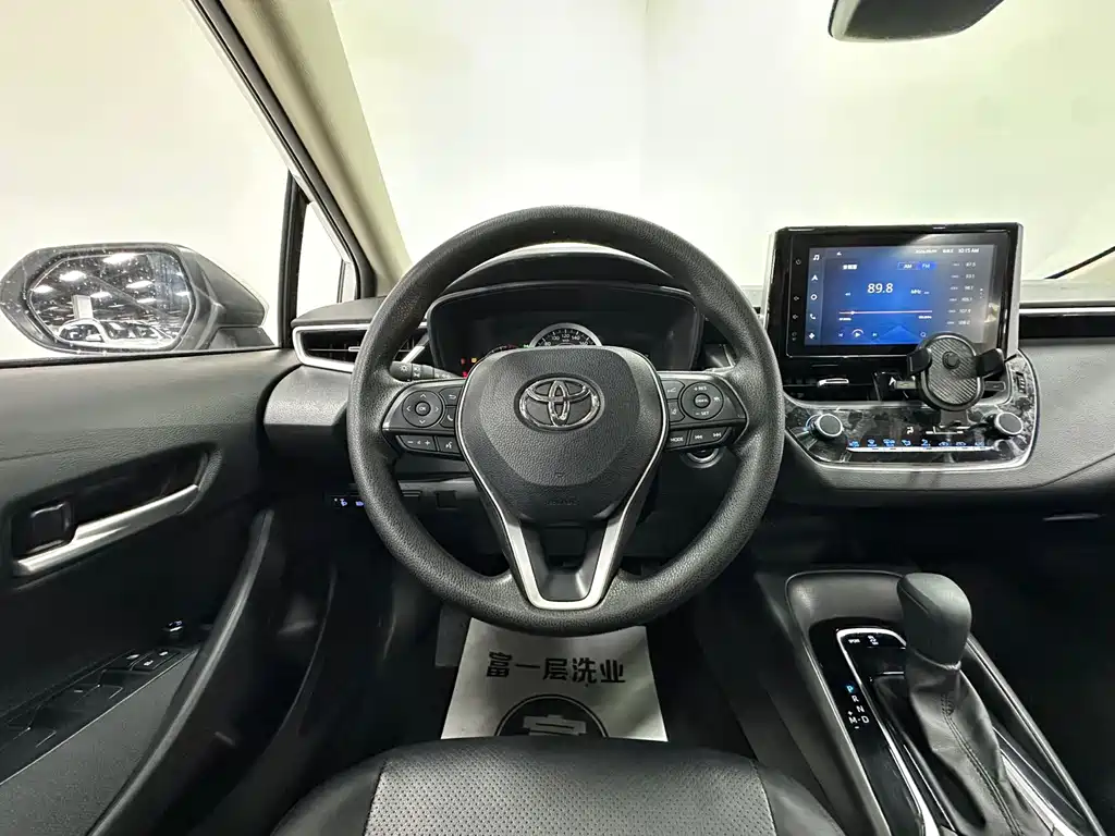 Toyota Corolla — фото 20