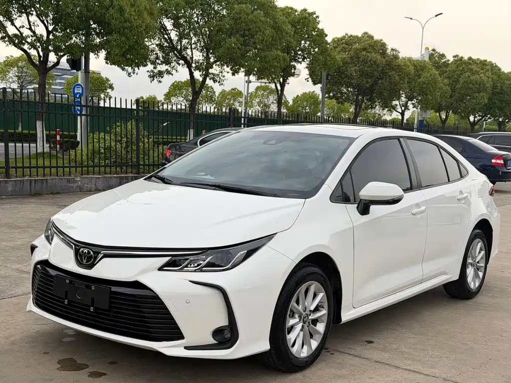 Toyota Corolla — фото 2