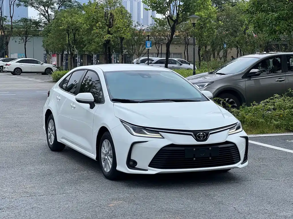 Toyota Corolla — фото 3