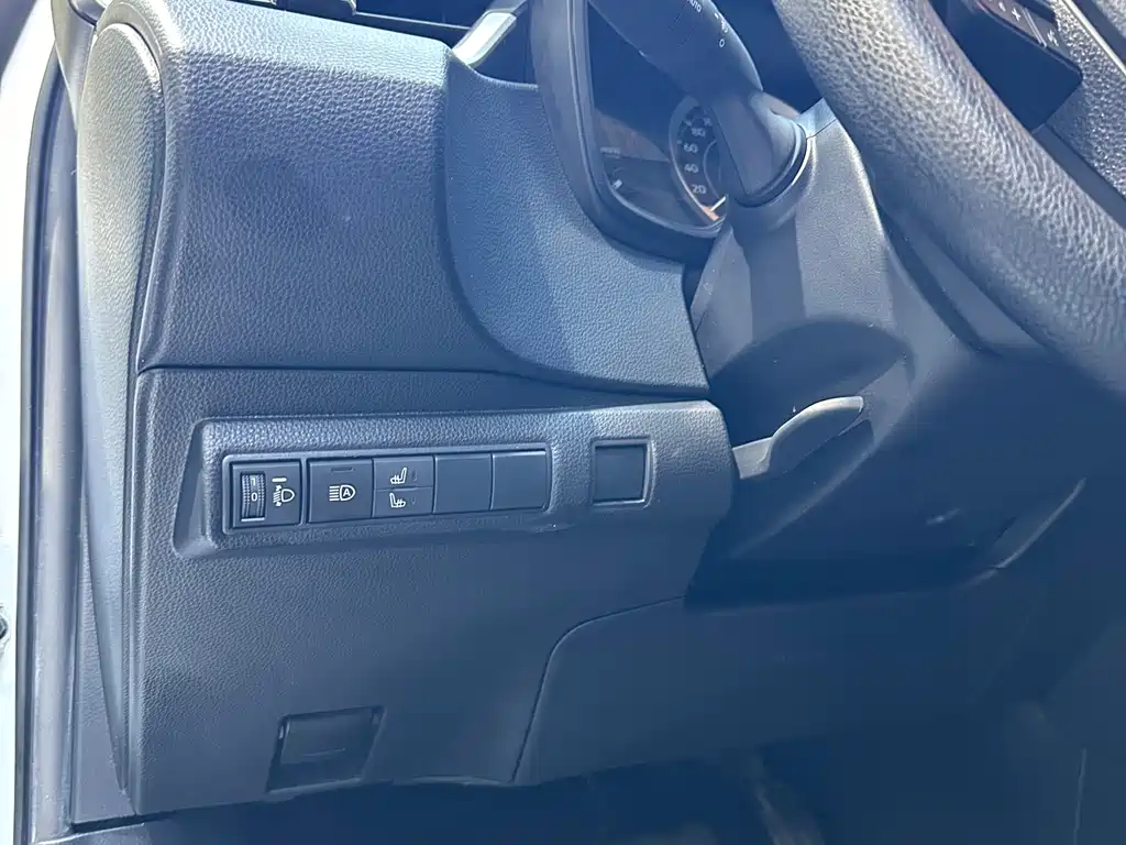 Toyota Corolla — фото 15