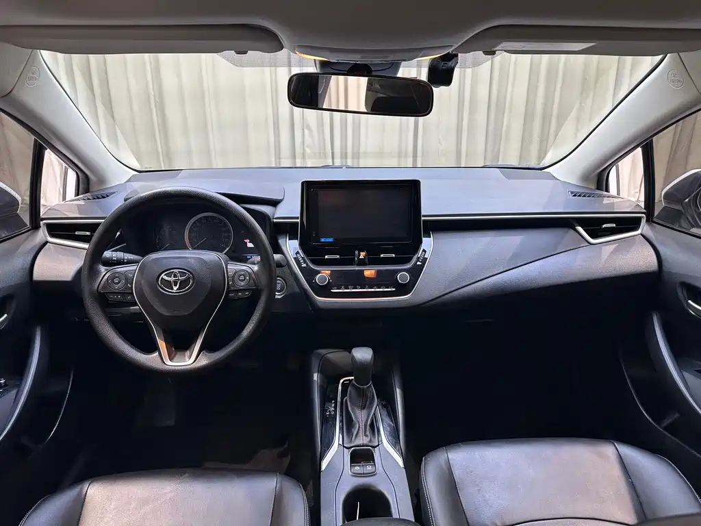 Toyota Corolla — фото 10