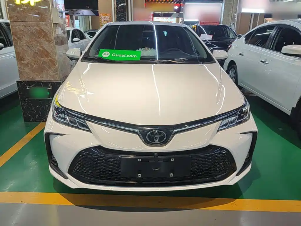 Toyota Corolla — фото 3