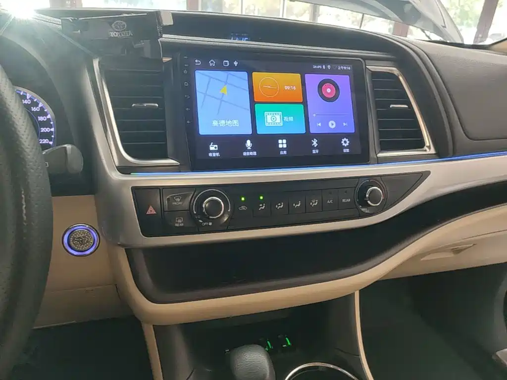 Toyota Highlander — фото 13