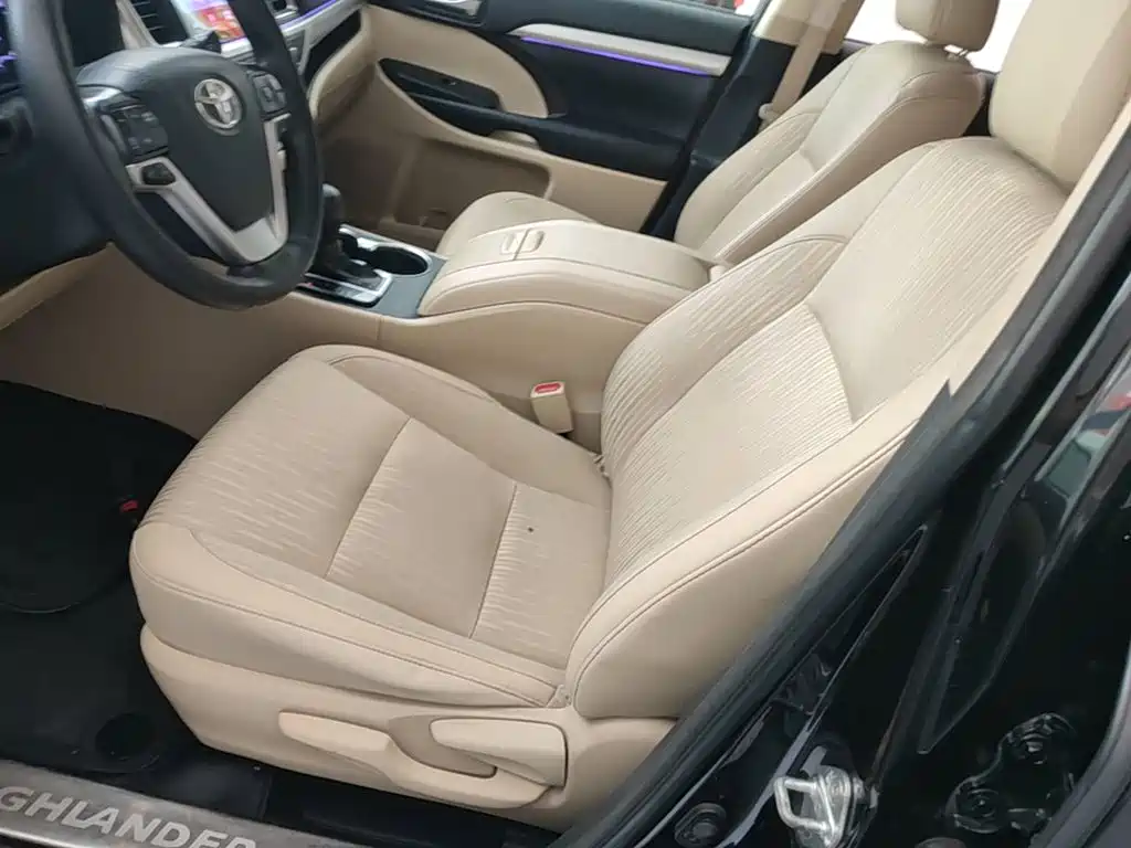 Toyota Highlander — фото 15