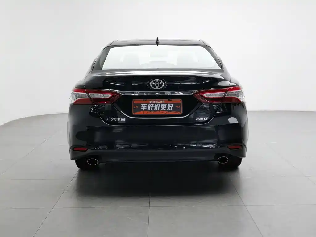 Toyota Camry — фото 4