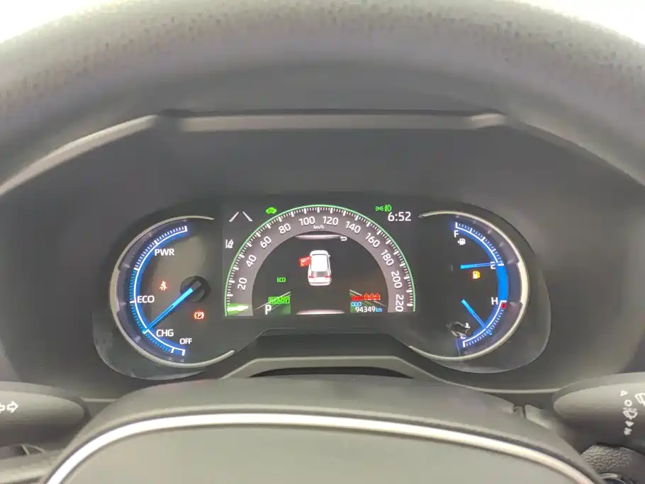 Toyota RAV4 — фото 14