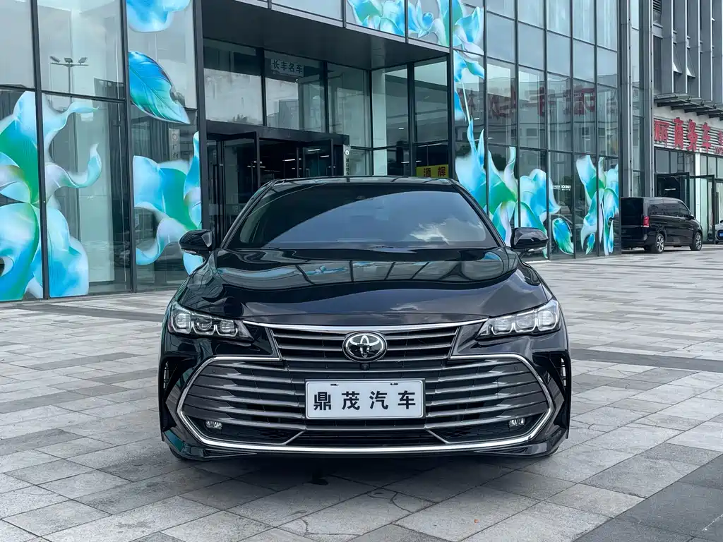 Toyota Avalon — фото 2