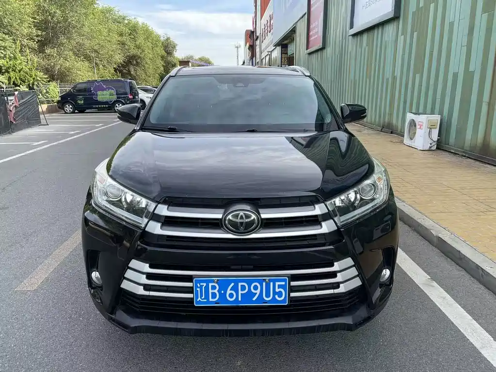 Toyota Highlander — фото 2