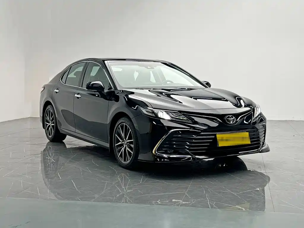 Toyota Camry — фото 8