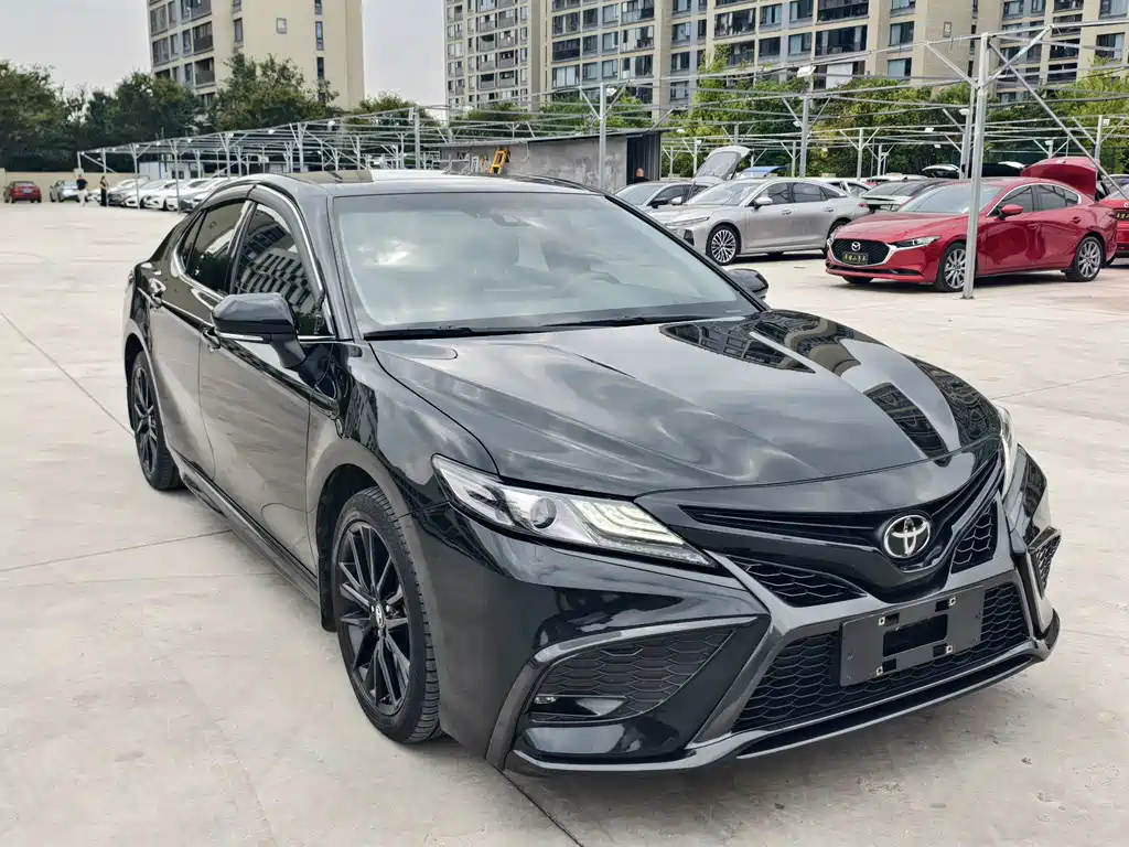 Toyota Camry — фото 2