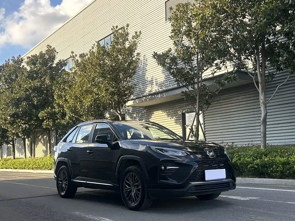 Toyota Wildlander — фото 10