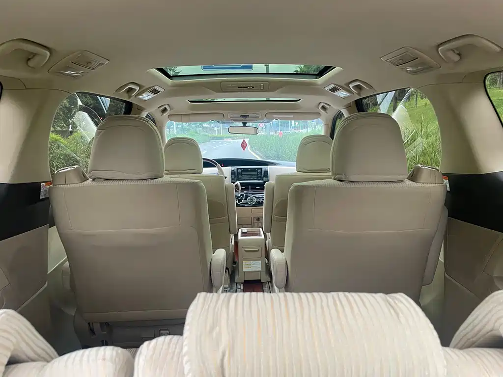 Toyota Previa — фото 6